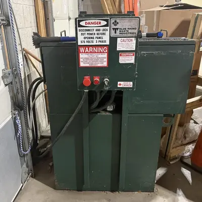 Used REACTION DISTRIBUTING INC - RI-PAK SPH Trash Compactors British Columbia CA | Savona Equipment LTD #1304831