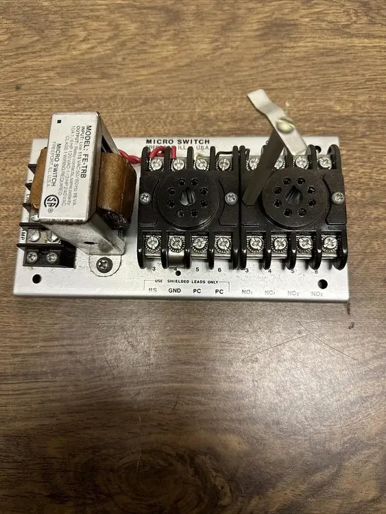 New | in-Stock MICRO SWITCH FE-TRB Industrial Controls | Surplus Asset Holdings #1221103