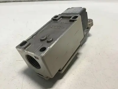 USED OMRON D4B-2115N-R