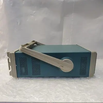 USED TEKTRONIX 2211