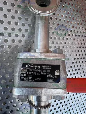 USED LOT OF 2 - FLOWSERVE 1 EK7066TXBO V36 RO BALL VALVE W/ 3 WAY 1" SANITARY FITTING