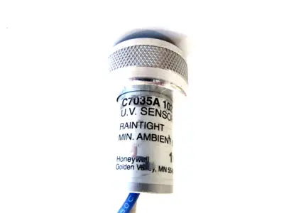 NEW HONEYWELL C7035A1023 U/V FLAME DETECTOR NO BULB