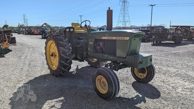 USED 1970 JOHN DEERE 2520