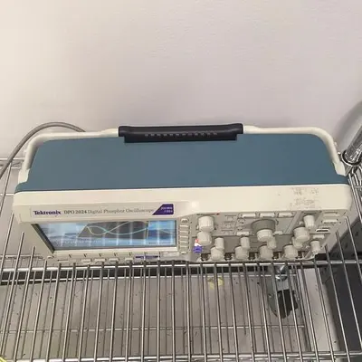 Tektronix DPO2024 Digital Phosphor Oscilloscope; 200 MHz, 1GS/s