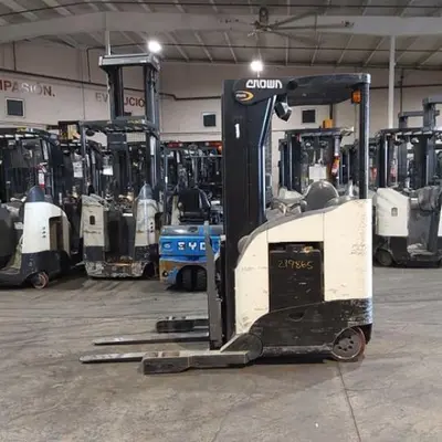 USED 2018 CROWN RR5725-45