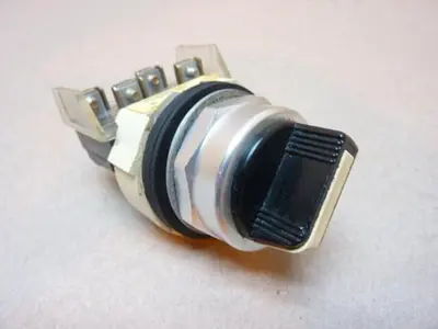 USED ALLEN BRADLEY 800T-H2 SER N
