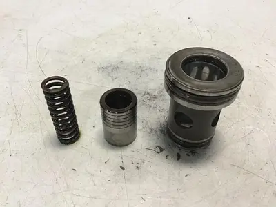 USED VICKERS 25-D10-30