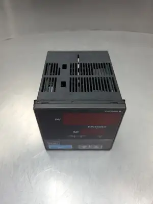 USED Yokogawa UT350L-00 Temperature Controller, 100-240VAC, 50/60Hz, 20VA