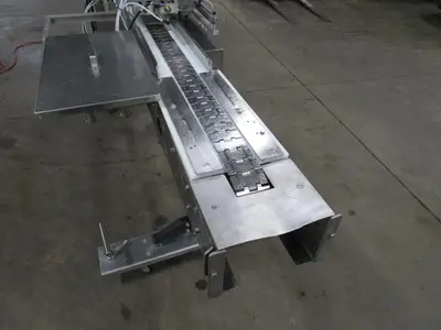 Conveyor with Wirecut