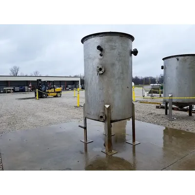 Used 500 GALLON STAINLESS STEEL TANK with Pipe Coils