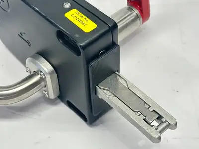 Used Fortress Interlocks proHandle Ergonomic Machine Guarding Handle Handles & Knobs Michigan US | Maverick Industrial Sales #1398195