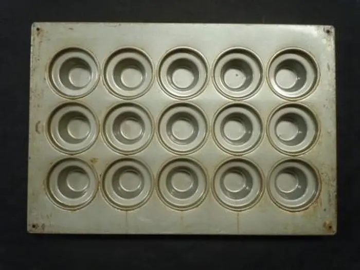 CROWN MUFFIN PAN EKCOGLACO