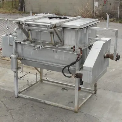 SPC6926  Kettle 650 gallon L & A Engineering processor kettle, agitator rotating tubular spiral, Stainless Steel, 60 sq.ft heat exchanger
