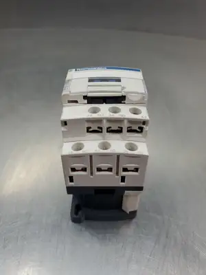 USED Telemecanique CAD50 Control Relay Contactor, 10A, 690V, 50/60HZ
