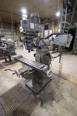 2 HP DOALL MODEL @PM-200V RAM TYPE VERTICAL MILL WITH POWER FEED & DRO: STOCK #22880