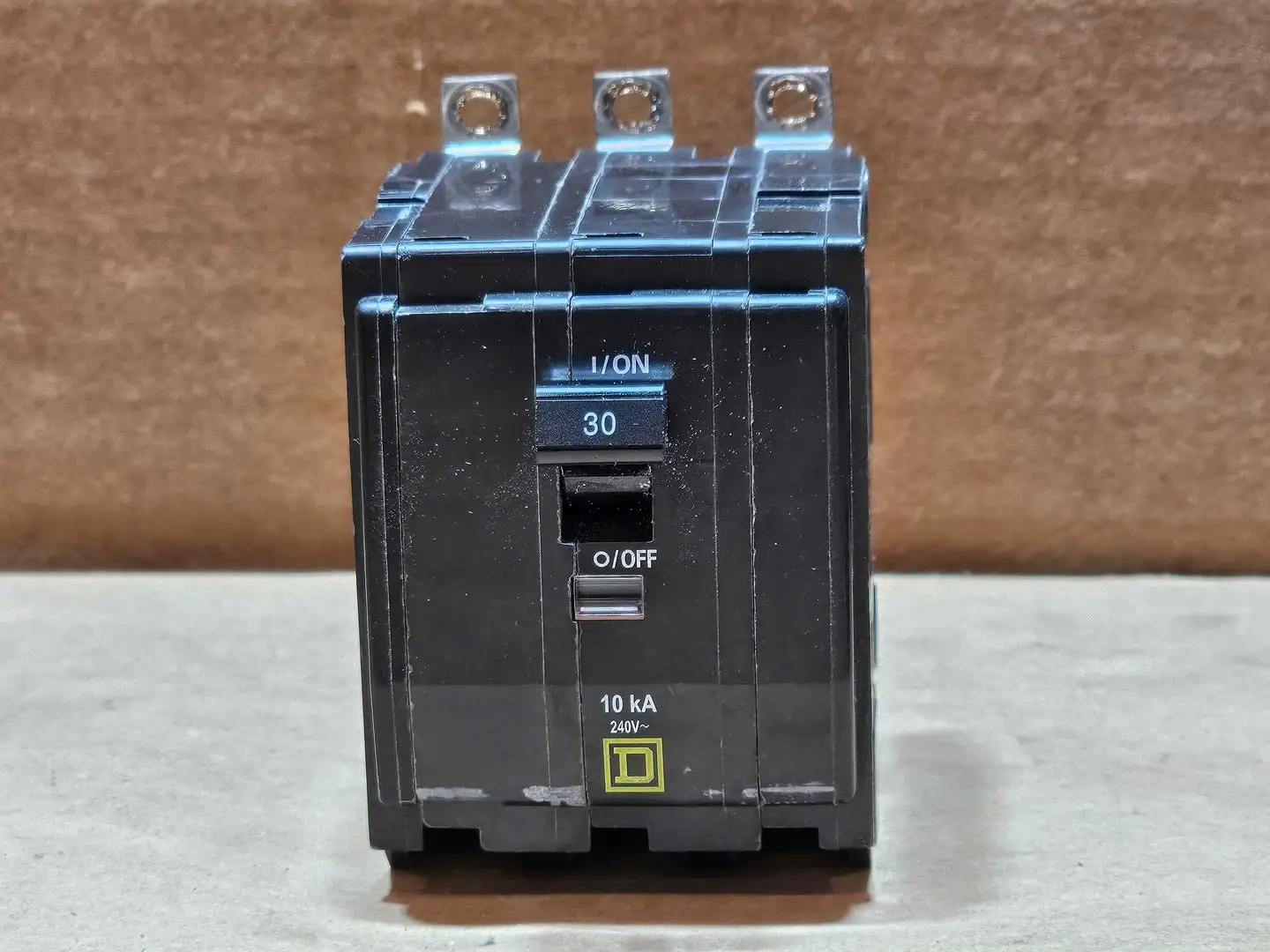 USED SQUARE D QOB330