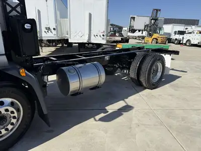 New | in-Stock 2025 PETERBILT 220 Cab Chassis trucks California US | Commerce Truck Equipment Sales #1548686