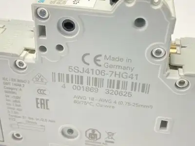 5SJ4106-7HG41 | Siemens  Miniature Circuit Breaker 1-Pole 6A 240V w/ 5ST3010-0HG - Used