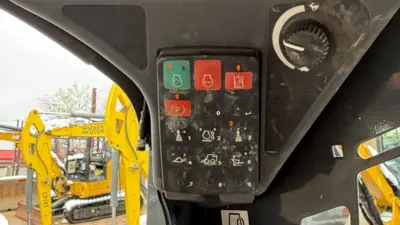 USED 2022 Deere 325G