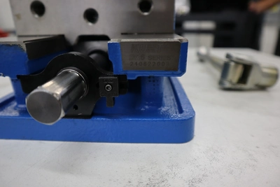 Used KURT WORKHOLDING SOLUTIONS DX6 Vises Minnesota US | Machinesused.com #1365972