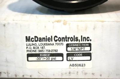 NEW MCDANIEL CONTROLS -30-+30PSI 1/4"NPT