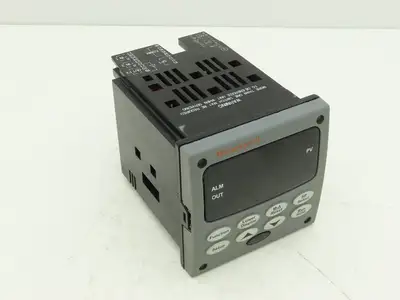 Honeywell UDC2500 Digital Temperature Controller DC2501-CE-0A00-200-00000-00-0