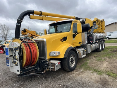 USED 2017 PETERBILT 567 6X4