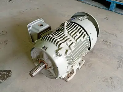 NEW SIEMENS 1LE24212AB113AA3
