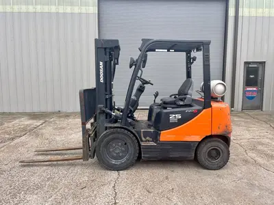 Used 2016 DOOSAN G25P-5 Internal Combustion Forklifts: Pneumatic Tire Texas US | TB Forklifts #1274992