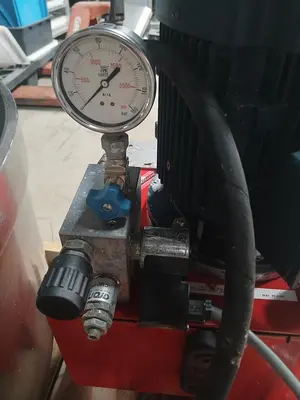 Hydraulic Power Unit + Large Cylinder
