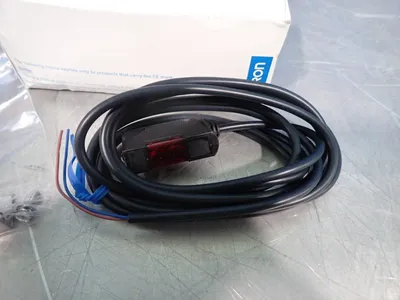 NEW OMRON E3SAT61L