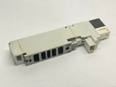 Used SMC Pneumatic Compressed Air Solenoid Valve 5 Port Solenoid Valves Michigan US | Maverick Industrial Sales #1399821