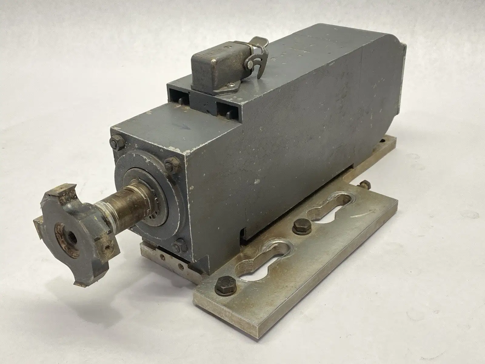 Perske Spindle Motor 11500RPM Clockwise w/ Leuco HW 120101-177592/5-7318887 - Used