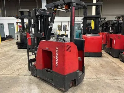 Used 2012 RAYMOND 415C35TT 3-Wheel Stand up Electric Counterbalance Forklifts Illinois US | Somerset Equipment Sales #1546276