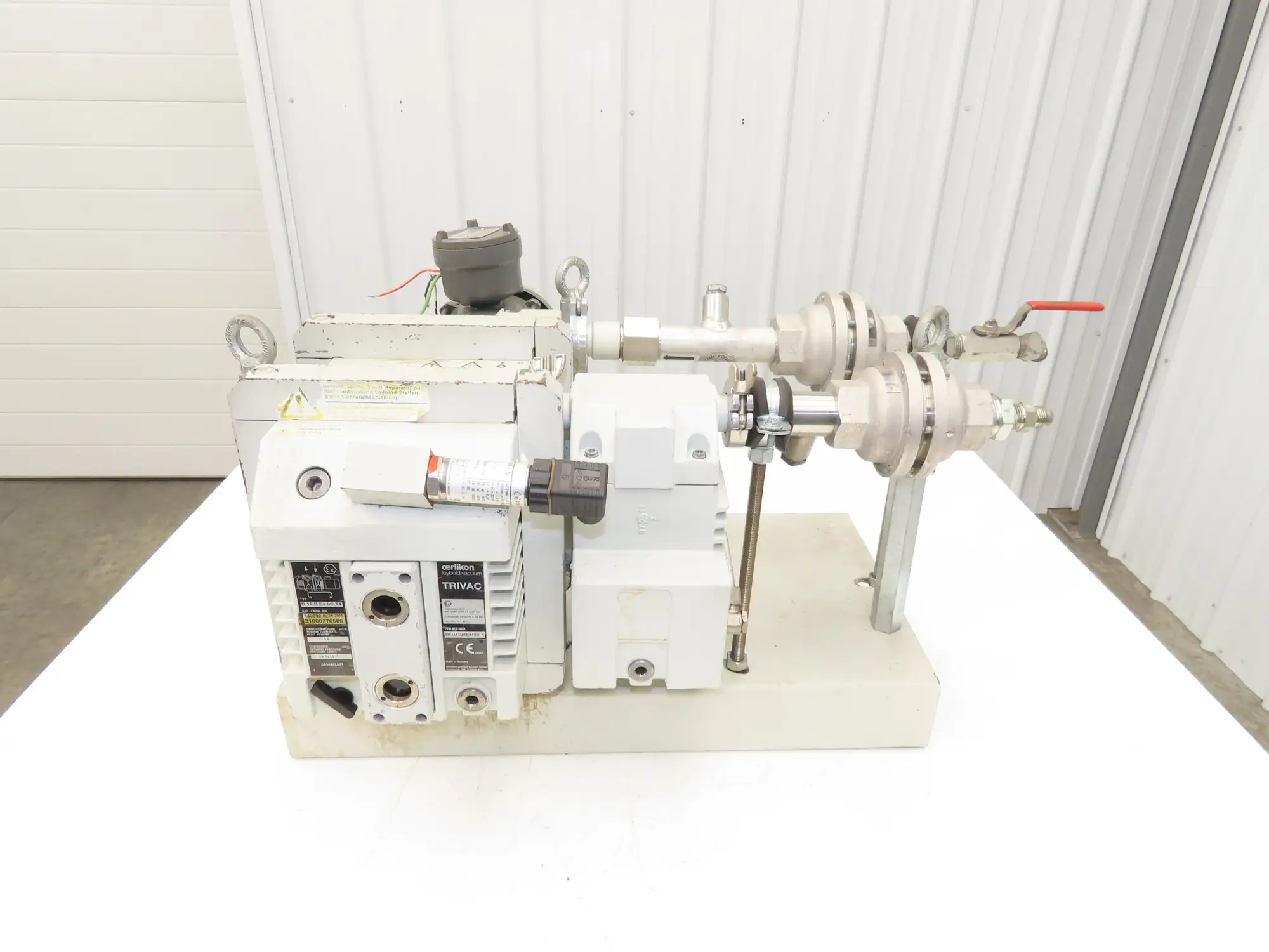 Trivac D16B Leybold 2-Stage Rotary Vane Vacuum Pump 16m³/h 1x10-4mbar 1.5Hp 3Ph