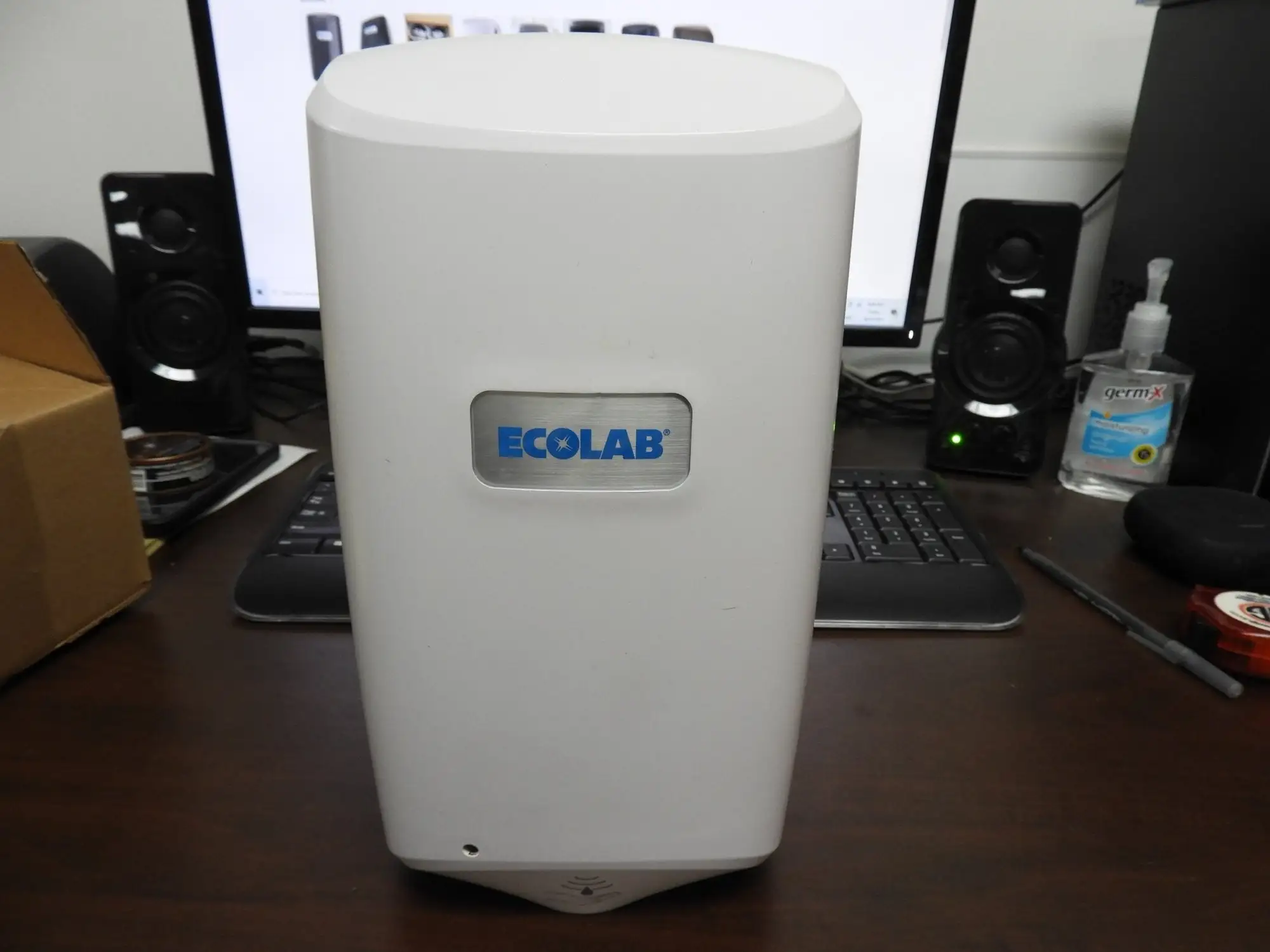 Used Golden Corral Used Ecolab 9202-1192 Nexa™ Classic Hand Soap Dispenser Hand Washing and Sanitizing Illinois US | Falcon Restaurant Supply #1376481