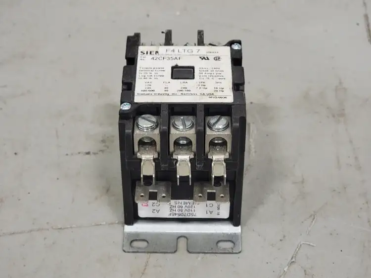 Used 2009 SIEMENS 42CF35AF Switchgears British Columbia CA | Lenmark #241122