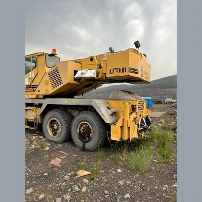 USED 1992 GROVE AT700B