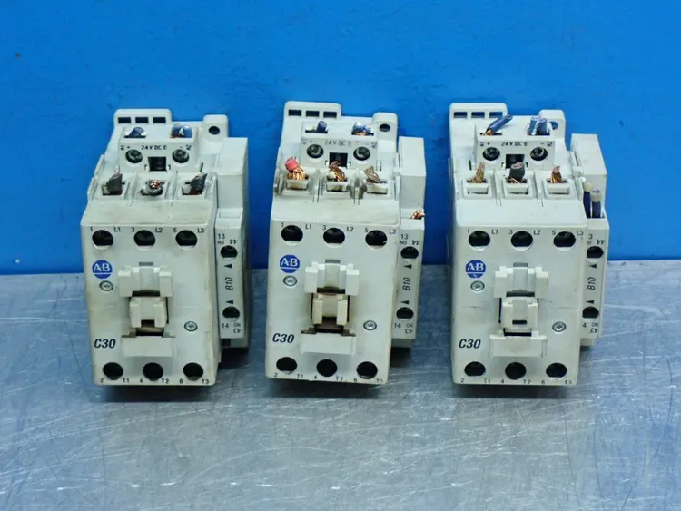 Used ALLEN BRADLEY 100C30E*00 PLC Contactors | HGR 24 #752622