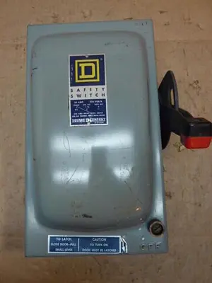 USED SQUARE D H221AWK