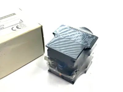 NEW TELEMECANIQUE TIME DELAY CONTACT BLOCK