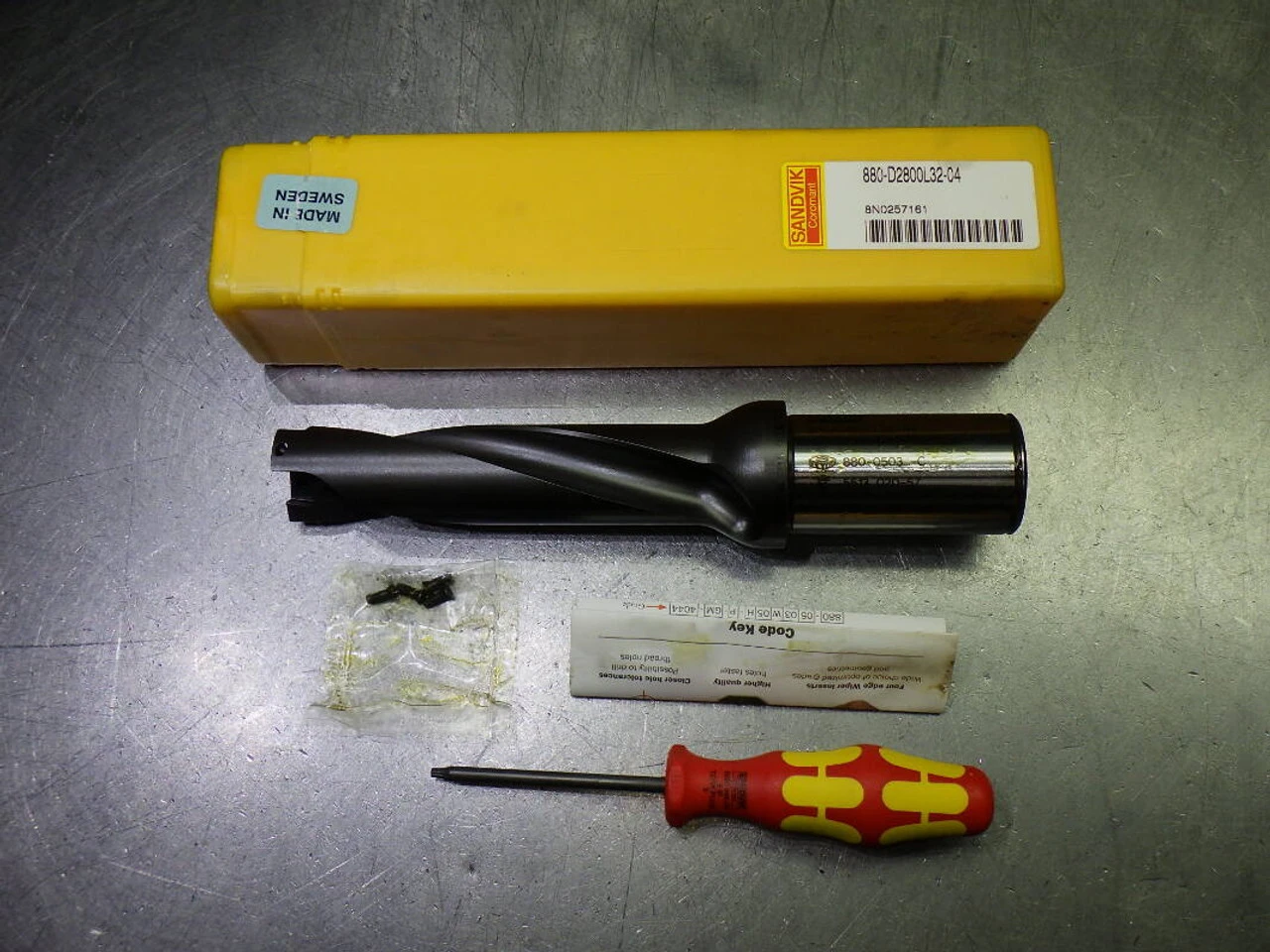 Sandvik 28mm Coolant Thru Indexable Drill 32mm Shank 880-D2800L32-04 (LOC1767)