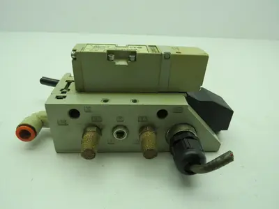 Numatics 061BA400M Solenoid Valve w/ Manifold Base