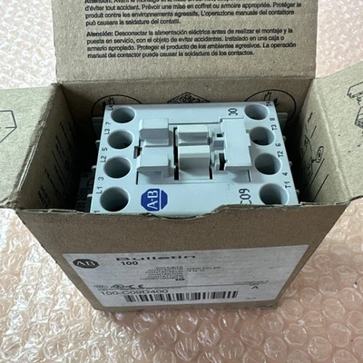 NEW Allen Bradley 100-C09D400