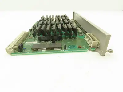 Siemens 505-4832 Digital Output Module PLC Rack E-Stand 110/220 AC Output