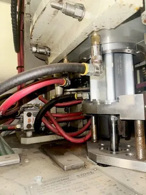 SIDEL SB01 Machine de moulage par soufflage (bouteille/conteneur) | Perry Equipment (6)