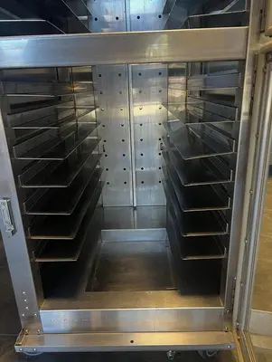 Royalton SSRPC-US Electric Full Size Mobile Heated Holding CabinetRoyalton SSRPC-US Electric Full Size Mobile Heated Holding Cabinet