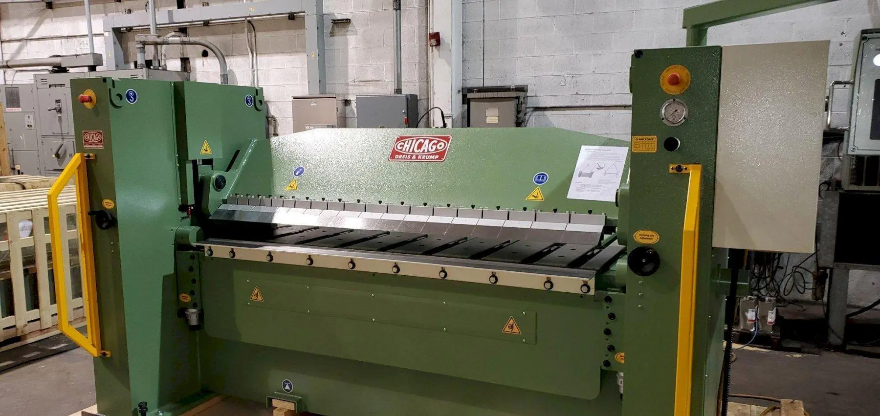 New CHICAGO Hydraulic Powered Box & Pan Bending Brake, Model HBP 6187-6