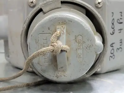 USED HUBBELL PC3430