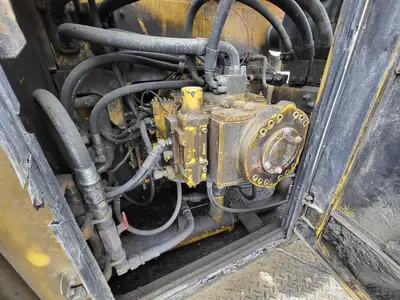 USED 2003 KOMATSU PC600LC-6